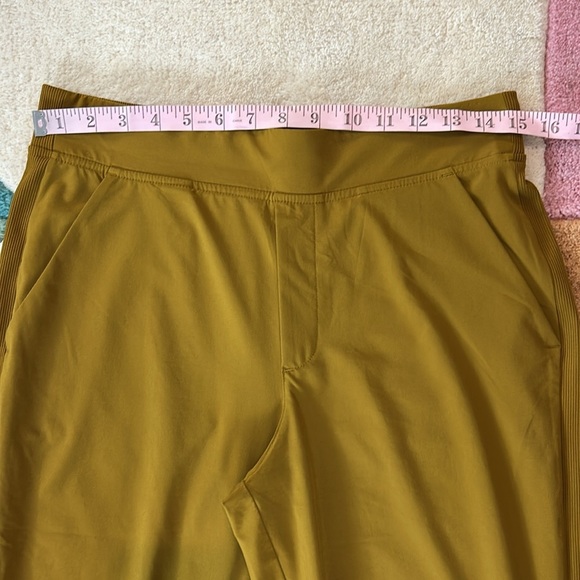 Athleta Brooklyn Ankle Pant Mustard Gold Stretchy Jogger Pant Sz 8 - Picture 6 of 17